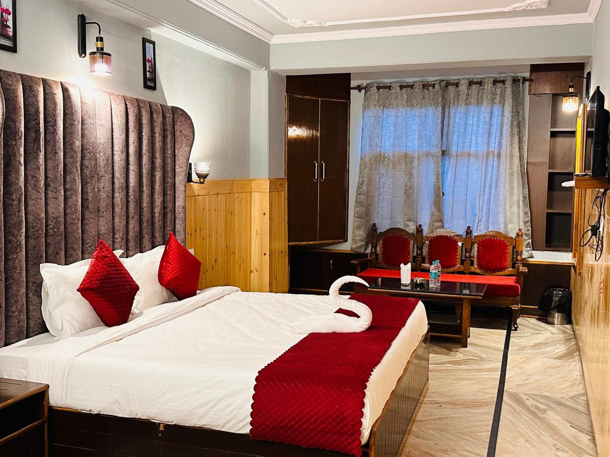 Hotel Avalanche Шімла Екстер'єр фото